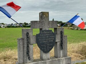 Le Monument aux Mort en hommage aux fusillés de la Bohalle