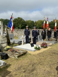 La Marine Nationale représentée par le MP (R) Albert et le LV (R) Rouxel